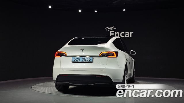 Tesla Model Y Long Range AWD 2021 — фото 4