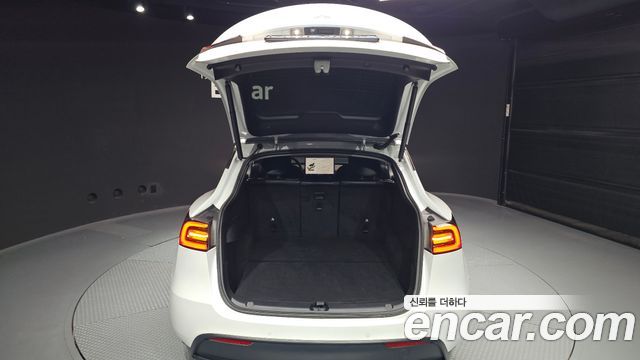 Tesla Model Y Long Range AWD 2021 — фото 20