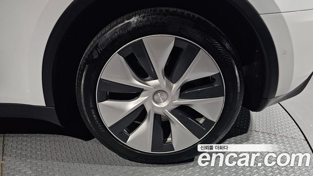 Tesla Model Y Long Range AWD 2021 — фото 21