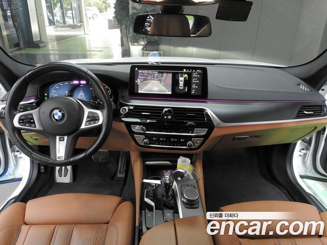 BMW 5 Series (G30) 520i M Sport 2023 — фото 7