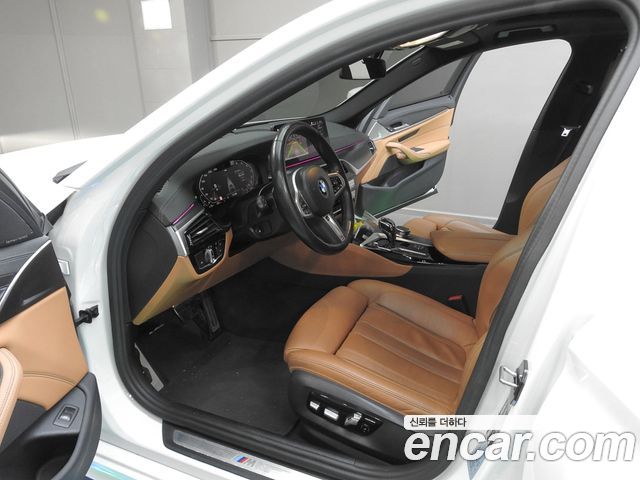BMW 5 Series (G30) 520i M Sport 2023 — фото 10