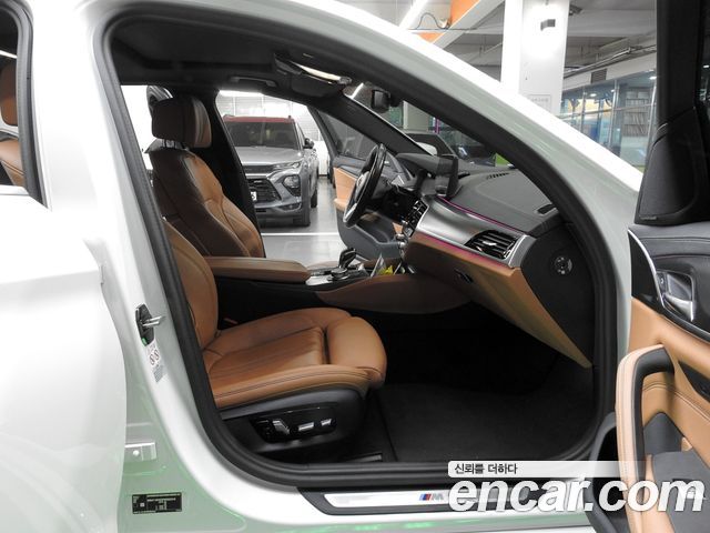 BMW 5 Series (G30) 520i M Sport 2023 — фото 15