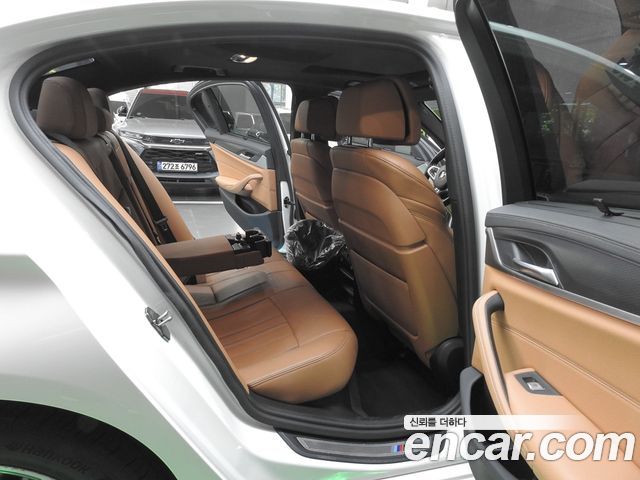 BMW 5 Series (G30) 520i M Sport 2023 — фото 16