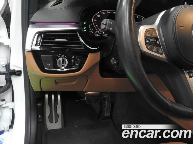 BMW 5 Series (G30) 520i M Sport 2023 — фото 18