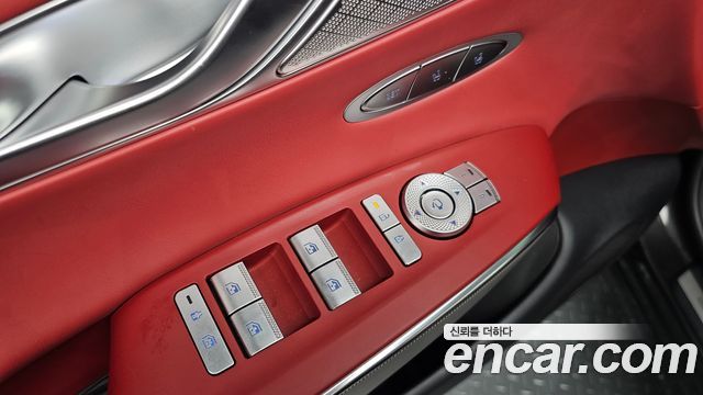 Genesis GV70 2.5T Gasoline AWD 2025 — фото 13