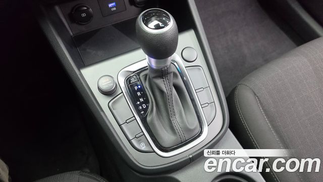 Hyundai Kona Gasoline 2.0 2WD Smart 2021 — фото 9
