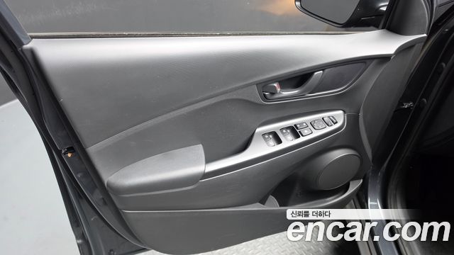 Hyundai Kona Gasoline 2.0 2WD Smart 2021 — фото 24