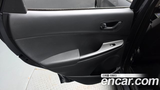 Hyundai Kona Gasoline 2.0 2WD Smart 2021 — фото 25