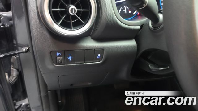 Hyundai Kona Gasoline 2.0 2WD Smart 2021 — фото 29