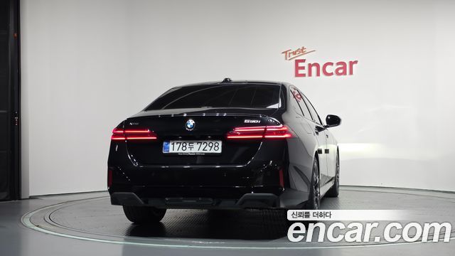BMW 5 Series (G60) 530i xDrive M Sport Pro Special Edition 2026 — фото 4