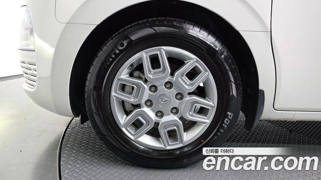 Hyundai Staria L3.5 Cargo 5-Seater Modern 2022 — фото 5