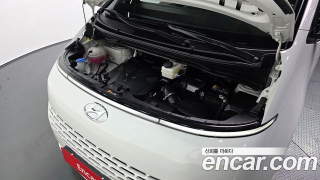Hyundai Staria L3.5 Cargo 5-Seater Modern 2022 — фото 6