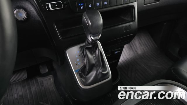 Hyundai Staria L3.5 Cargo 5-Seater Modern 2022 — фото 9