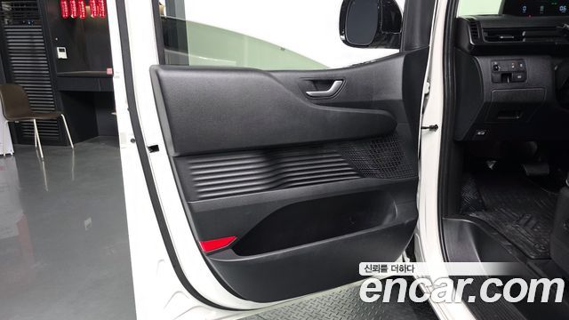 Hyundai Staria L3.5 Cargo 5-Seater Modern 2022 — фото 24