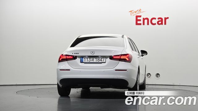 Mercedes-Benz A-Class (W177) A220 Sedan 2020 — фото 4