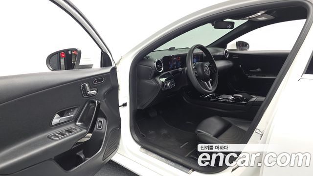 Mercedes-Benz A-Class (W177) A220 Sedan 2020 — фото 10