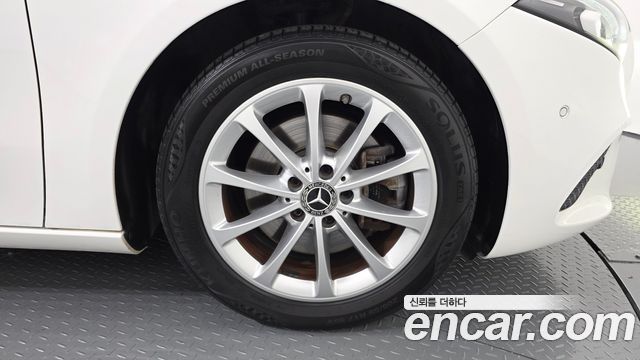 Mercedes-Benz A-Class (W177) A220 Sedan 2020 — фото 21