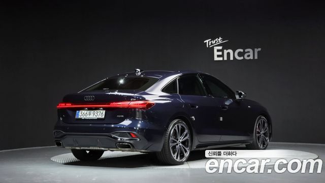 Audi A5 (B10) 40 TFSI Quattro S Line Black Edition 2025 — фото 2