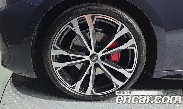 Audi A5 (B10) 40 TFSI Quattro S Line Black Edition 2025 — фото 5