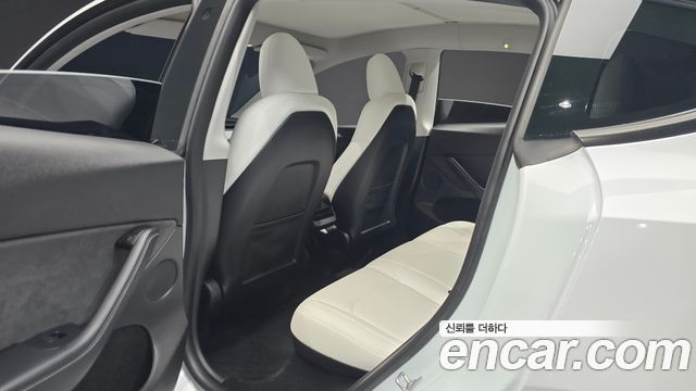 Tesla Model Y RWD 2024 — фото 11