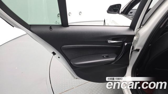 BMW 1 Series (F20) 118d Urban 5Dr 2014 — фото 31