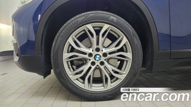 BMW X1 (F48) xDrive 20d Joy 2018 — фото 5