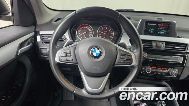 BMW X1 (F48) xDrive 20d Joy 2018 — фото 13