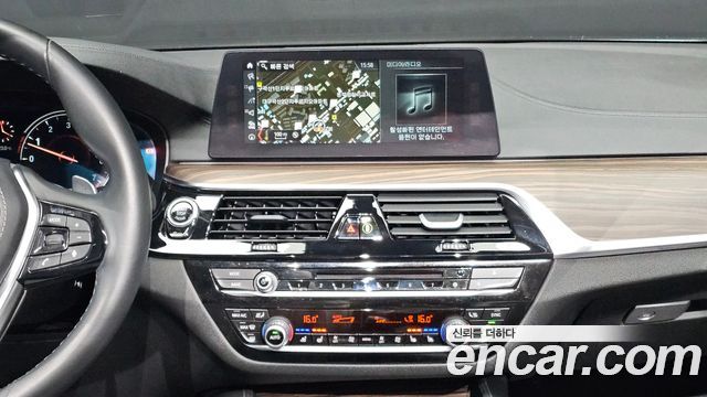 BMW 5 Series (G30) 530i Luxury Plus 2018 — фото 15