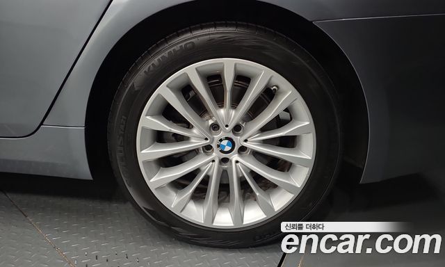BMW 5 Series (G30) 530i Luxury Plus 2018 — фото 21