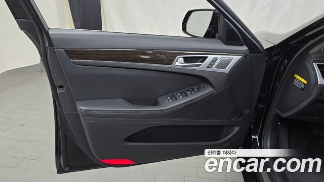 Genesis G80 3.3 GDI AWD Premium Luxury 2018 — фото 24