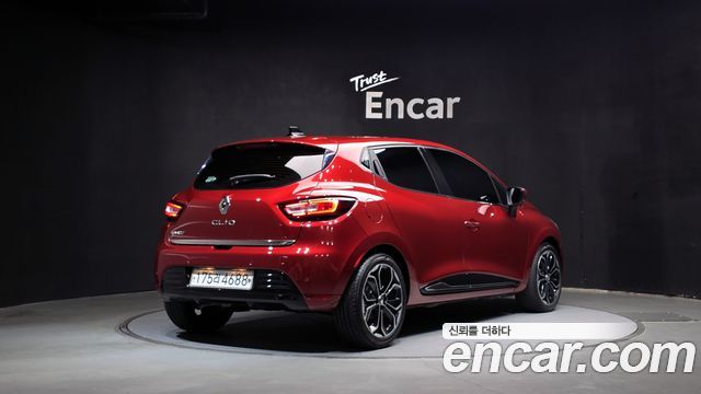 Renault Korea Clio Intens Panoramic 2019 — фото 2