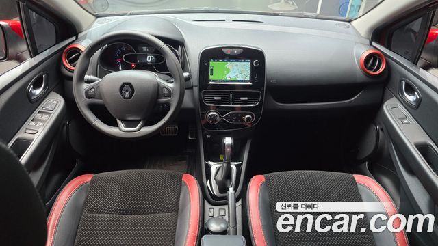 Renault Korea Clio Intens Panoramic 2019 — фото 7