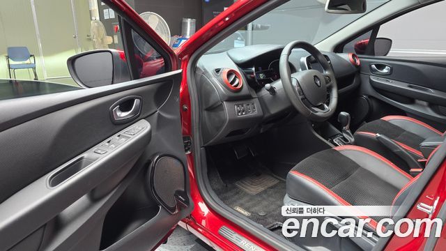 Renault Korea Clio Intens Panoramic 2019 — фото 10