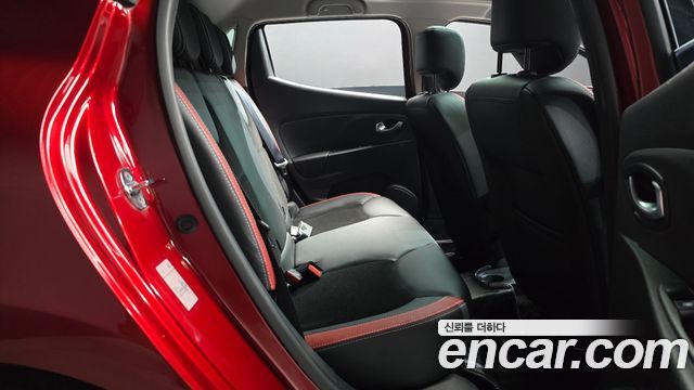 Renault Korea Clio Intens Panoramic 2019 — фото 11