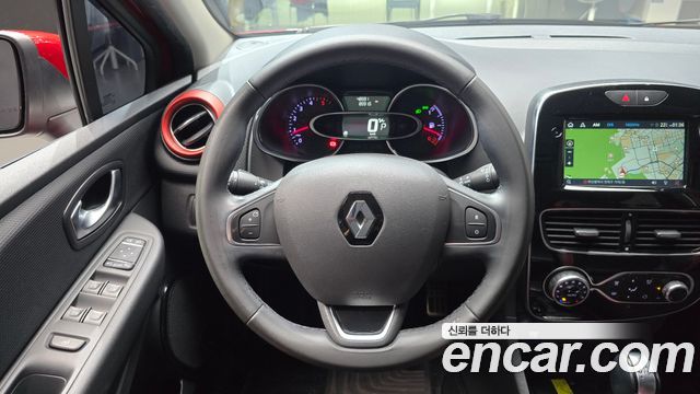 Renault Korea Clio Intens Panoramic 2019 — фото 13