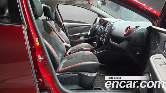 Renault Korea Clio Intens Panoramic 2019 — фото 26