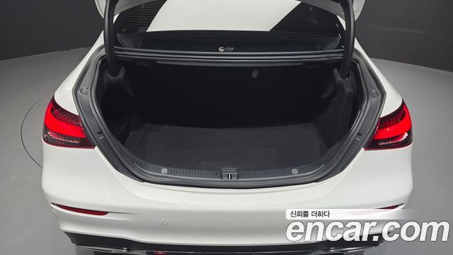Mercedes-Benz E-Class (W213) E250 AMG Line 2023 — фото 18