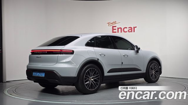 Porsche Macan EV Base 4 2025 — фото 2