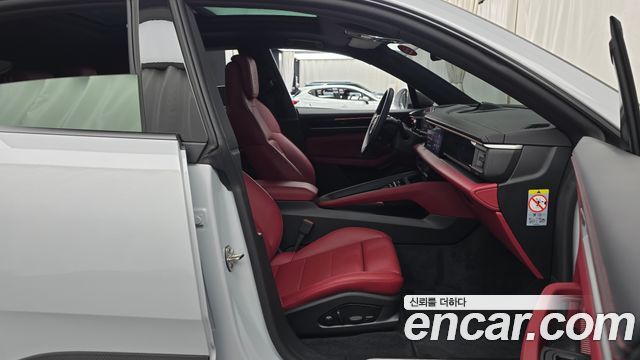 Porsche Macan EV Base 4 2025 — фото 11