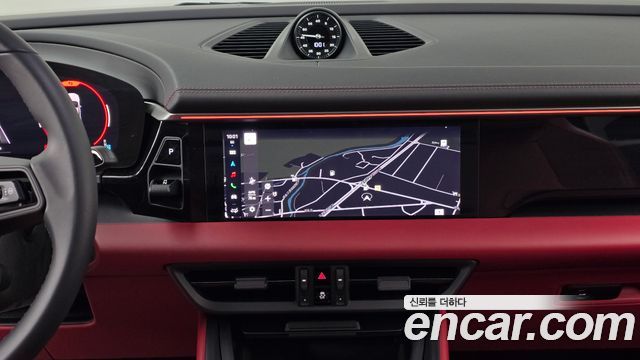 Porsche Macan EV Base 4 2025 — фото 14