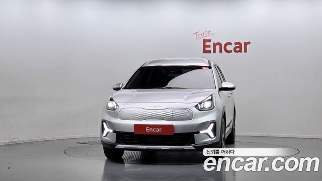 Kia Niro Plus Air 2023 — фото 3