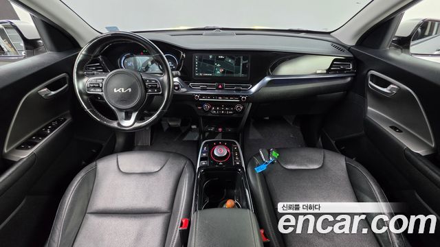 Kia Niro Plus Air 2023 — фото 7