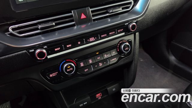 Kia Niro Plus Air 2023 — фото 29