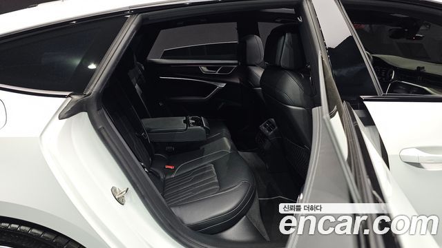 Audi A7 (4K) 55 TFSI Quattro Premium 2022 — фото 11