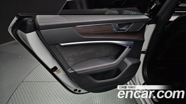 Audi A7 (4K) 55 TFSI Quattro Premium 2022 — фото 25