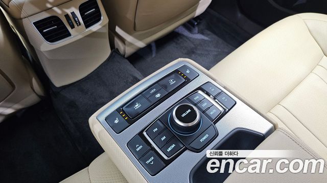 Genesis G80 3.3 GDI AWD Premium Luxury 2018 — фото 18
