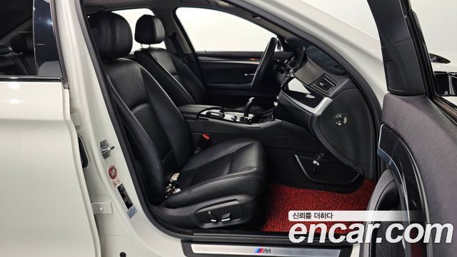 BMW 5 Series (F10) 520d xDrive M Aero Dynamic 2016 — фото 11