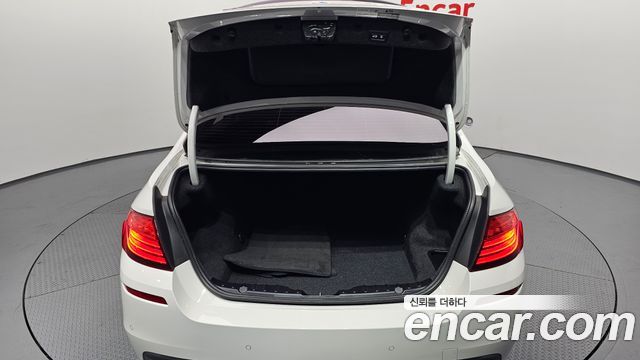 BMW 5 Series (F10) 520d xDrive M Aero Dynamic 2016 — фото 20