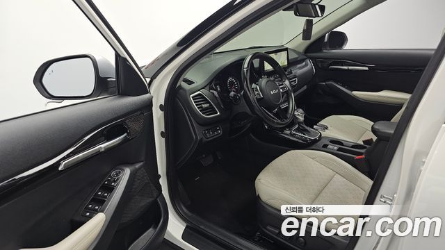 Kia Seltos Gasoline 1.6 Turbo 2WD Gravity 2023 — фото 11