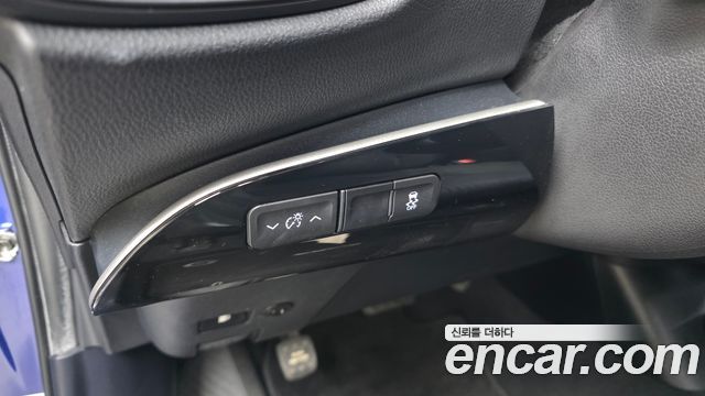 Toyota Prius (IV) 1.8 E 2018 — фото 15